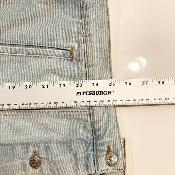 NWOT LEVIS Jacket Women M Blue Denim Graphic Customized-Paint-Face Red-Tab - Picture 15 of 16